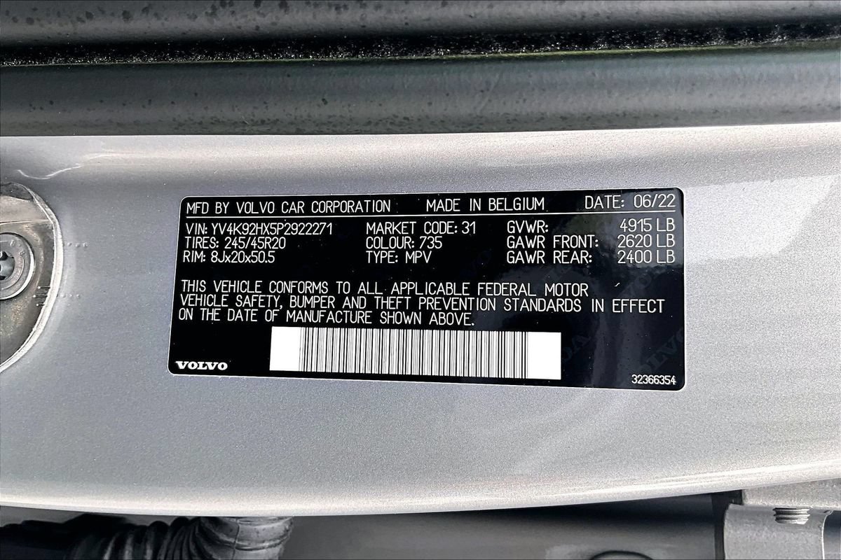 Used 2023 Volvo XC40 B4 Ultimate w/ Protection Package Premier FWD image 19
