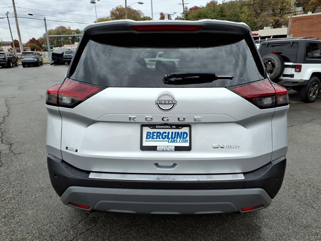 Used 2023 Nissan Rogue SV w/ SV Premium Package image 5