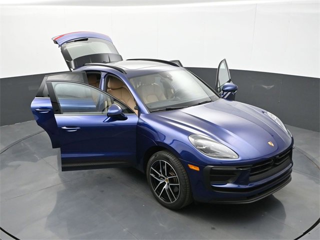 Used 2025 Porsche Macan image 33
