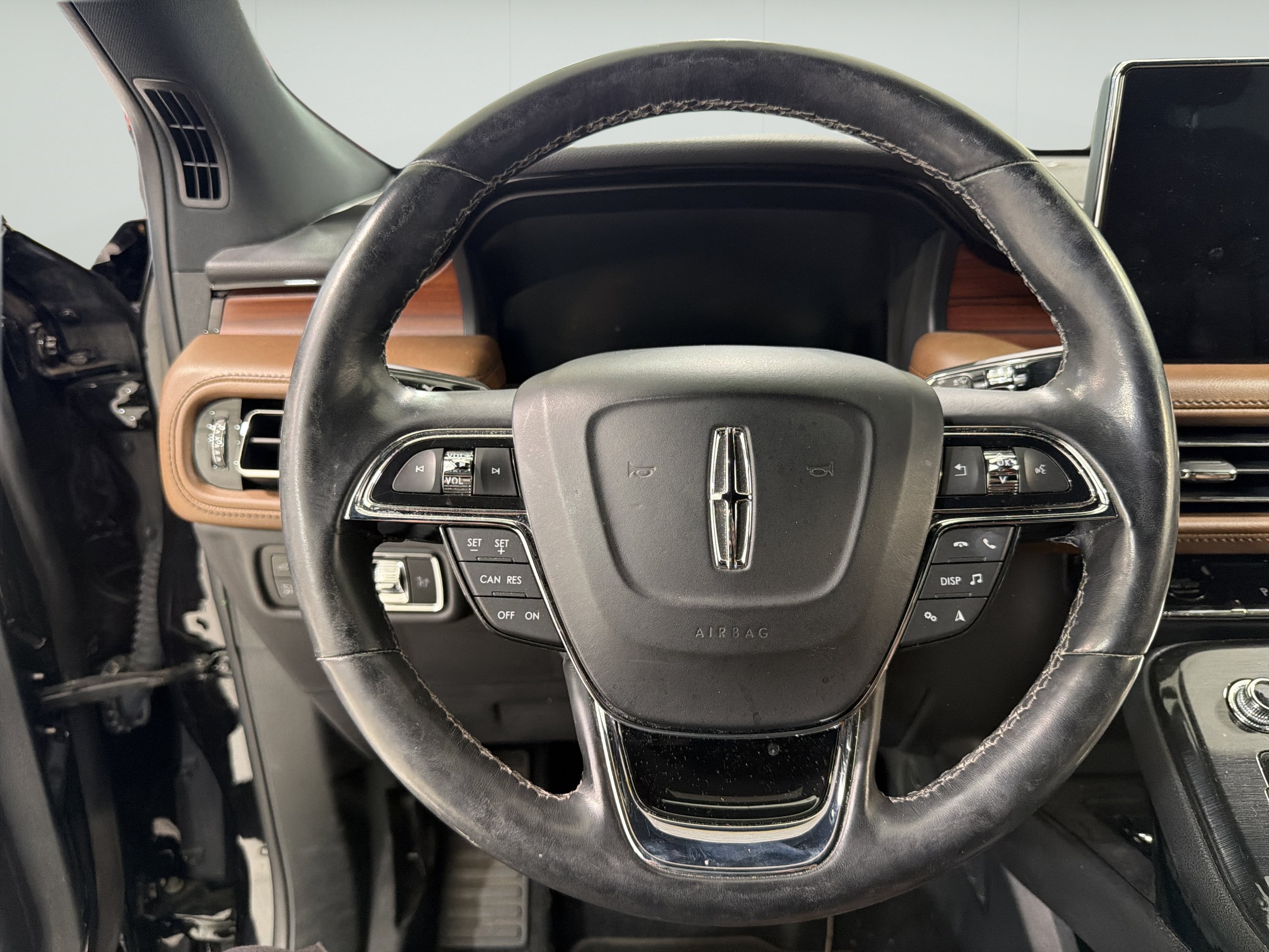 Used 2023 Lincoln Nautilus Reserve w/ Luxury Package AWD/4WD image 15