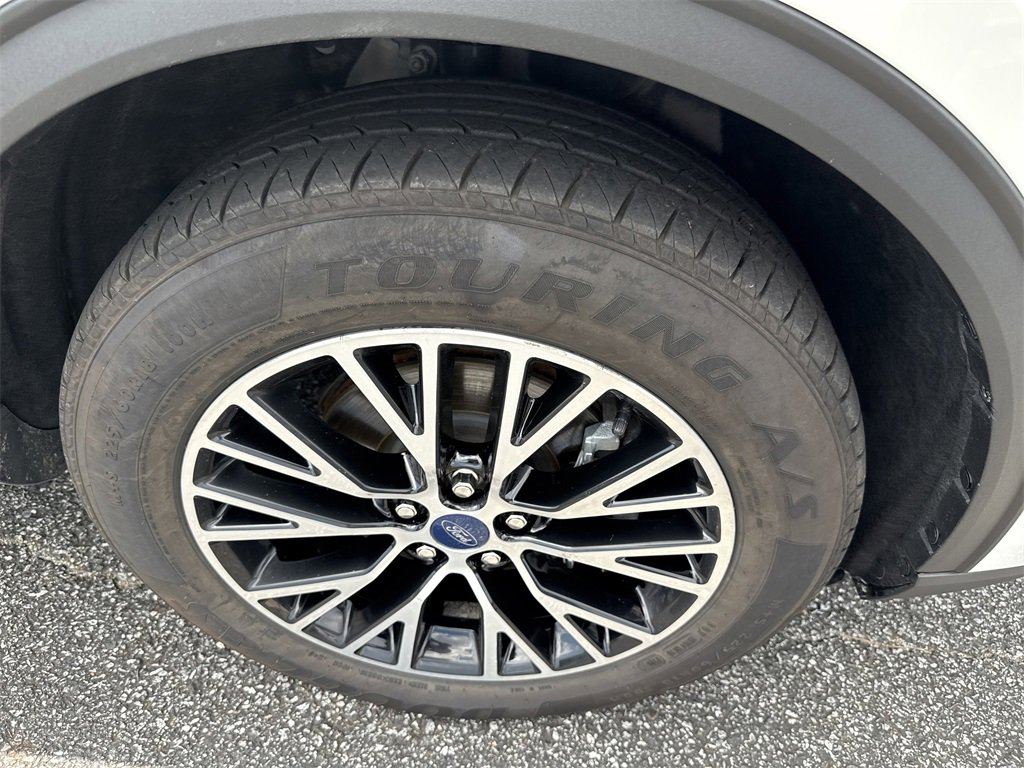 Used 2024 Ford Escape SE image 12