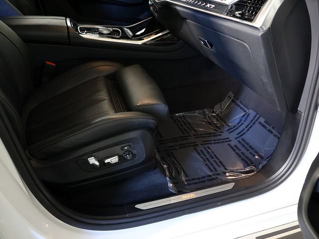 Used 2025 BMW X7 xDrive40i AWD/4WD image 41