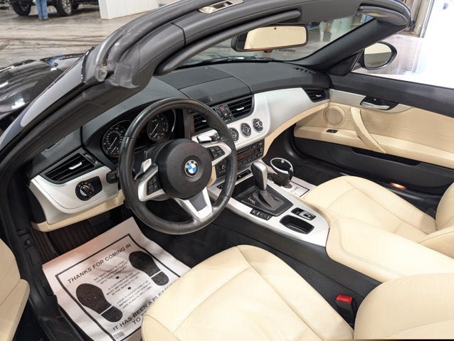 Used 2009 BMW Z4 sDrive30i RWD image 16