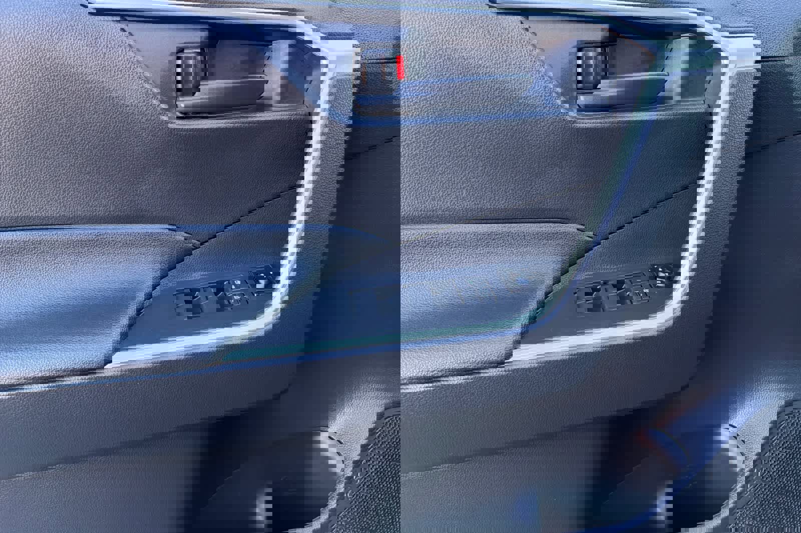 Used 2024 Toyota RAV4 LE image 16