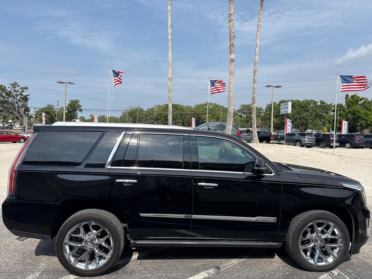 Used 2018 Cadillac Escalade Premium Luxury AWD/4WD image 6