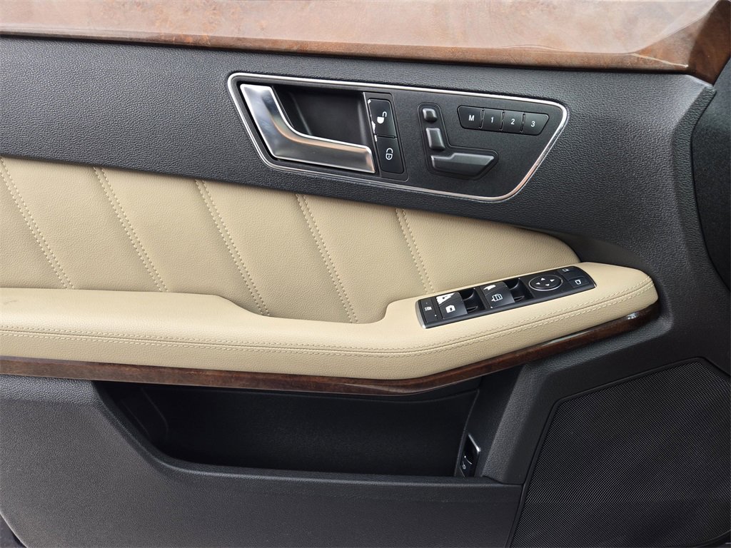 Used 2013 Mercedes-Benz E 350 Sedan image 21