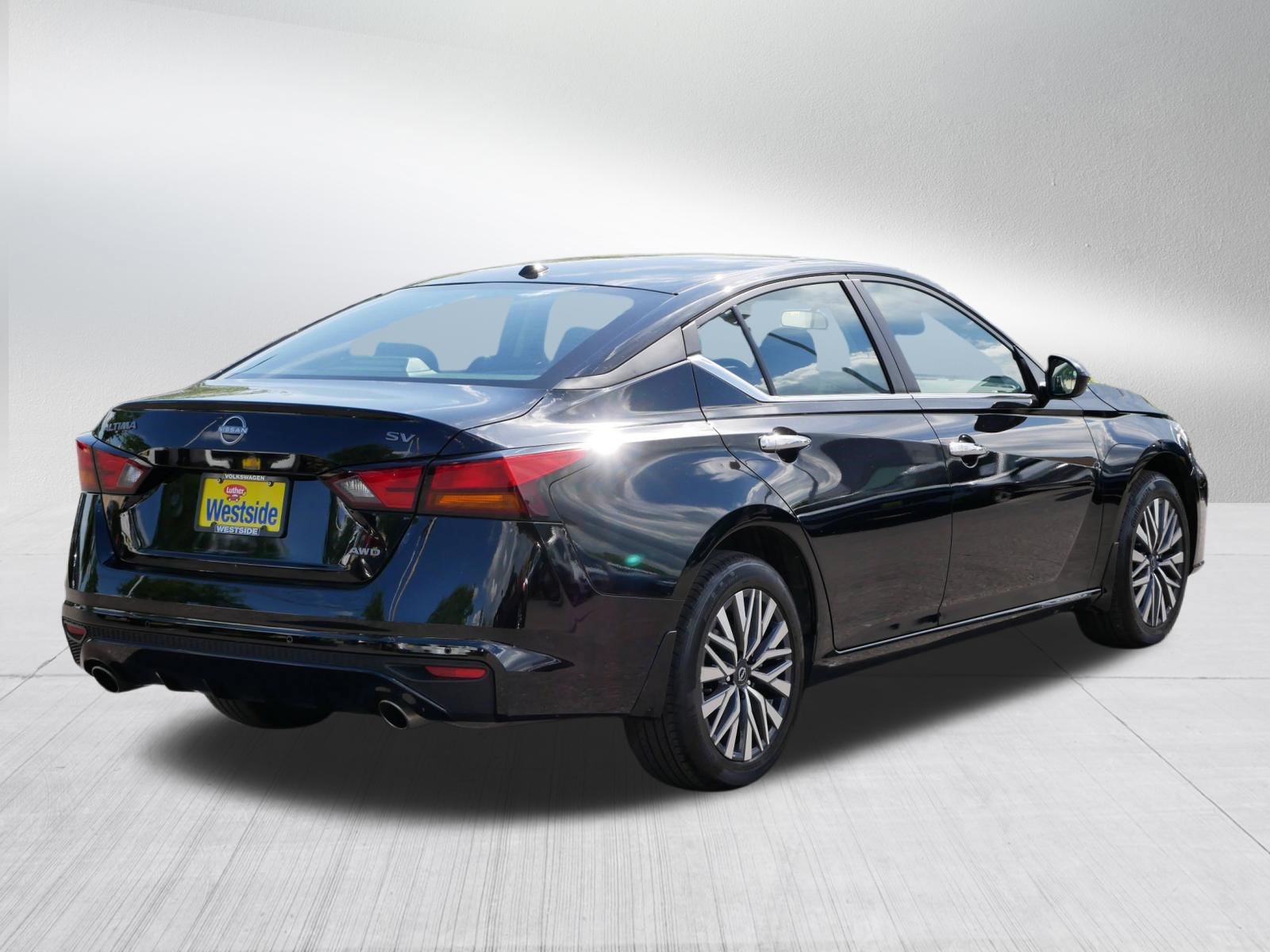 Used 2024 Nissan Altima 2.5 SV w/ SV Premium Package AWD/4WD image 7