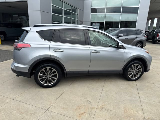 Used 2018 Toyota RAV4 Limited AWD/4WD image 8