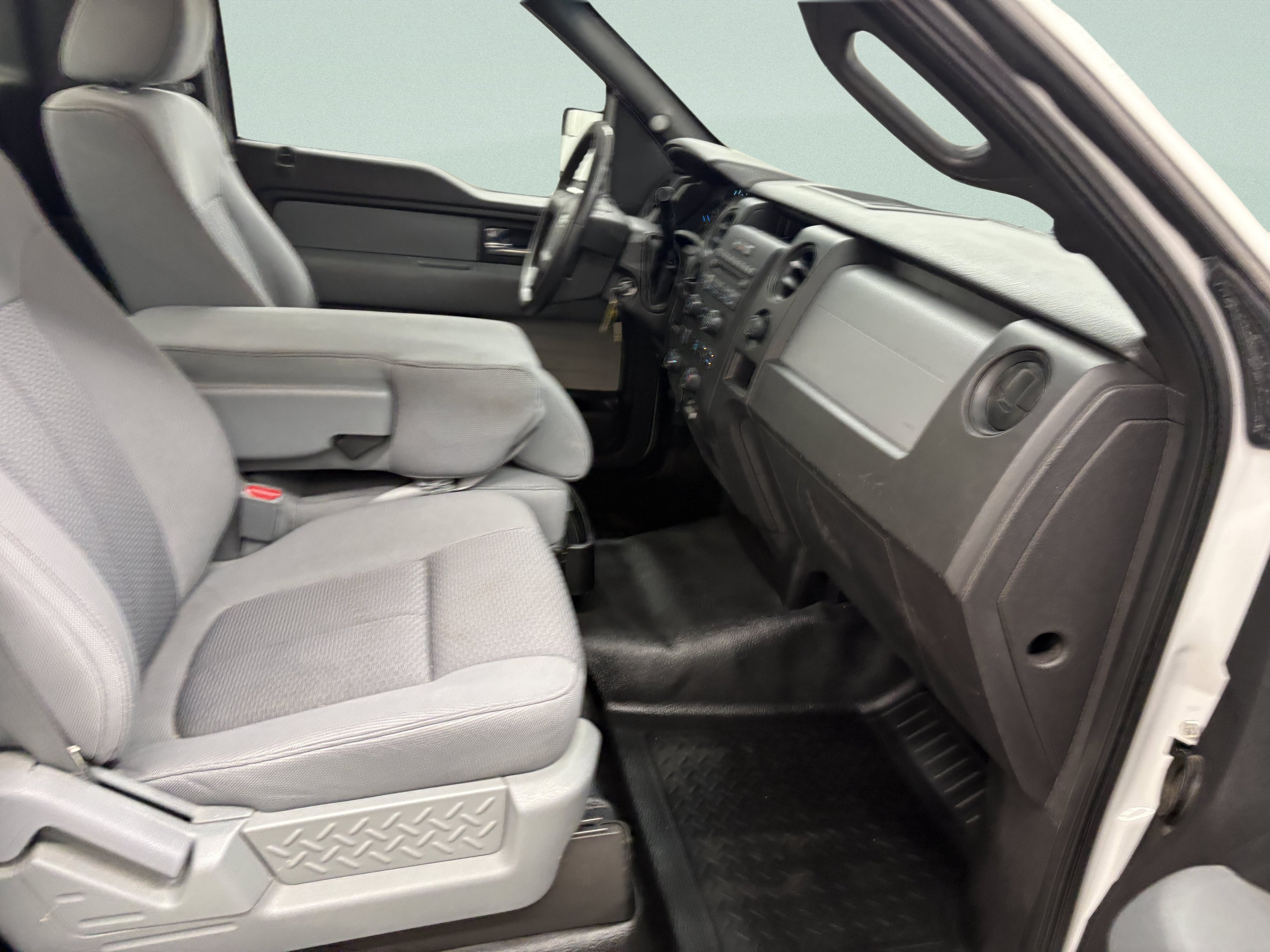 Used 2013 Ford F150 XL w/ Mid Equipment Group RWD image 17