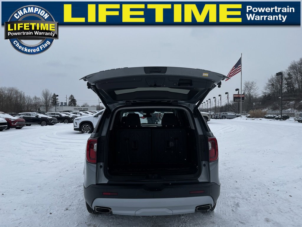 Certified 2023 GMC Acadia SLT w/ Trailering Package image 9