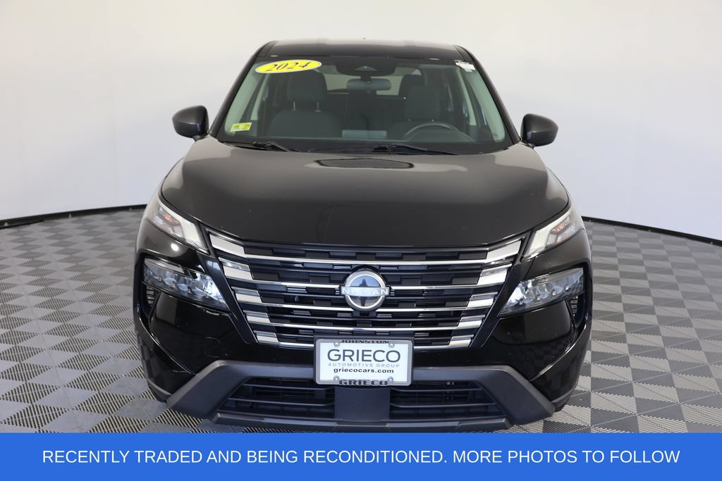 Used 2024 Nissan Rogue S AWD/4WD image 3