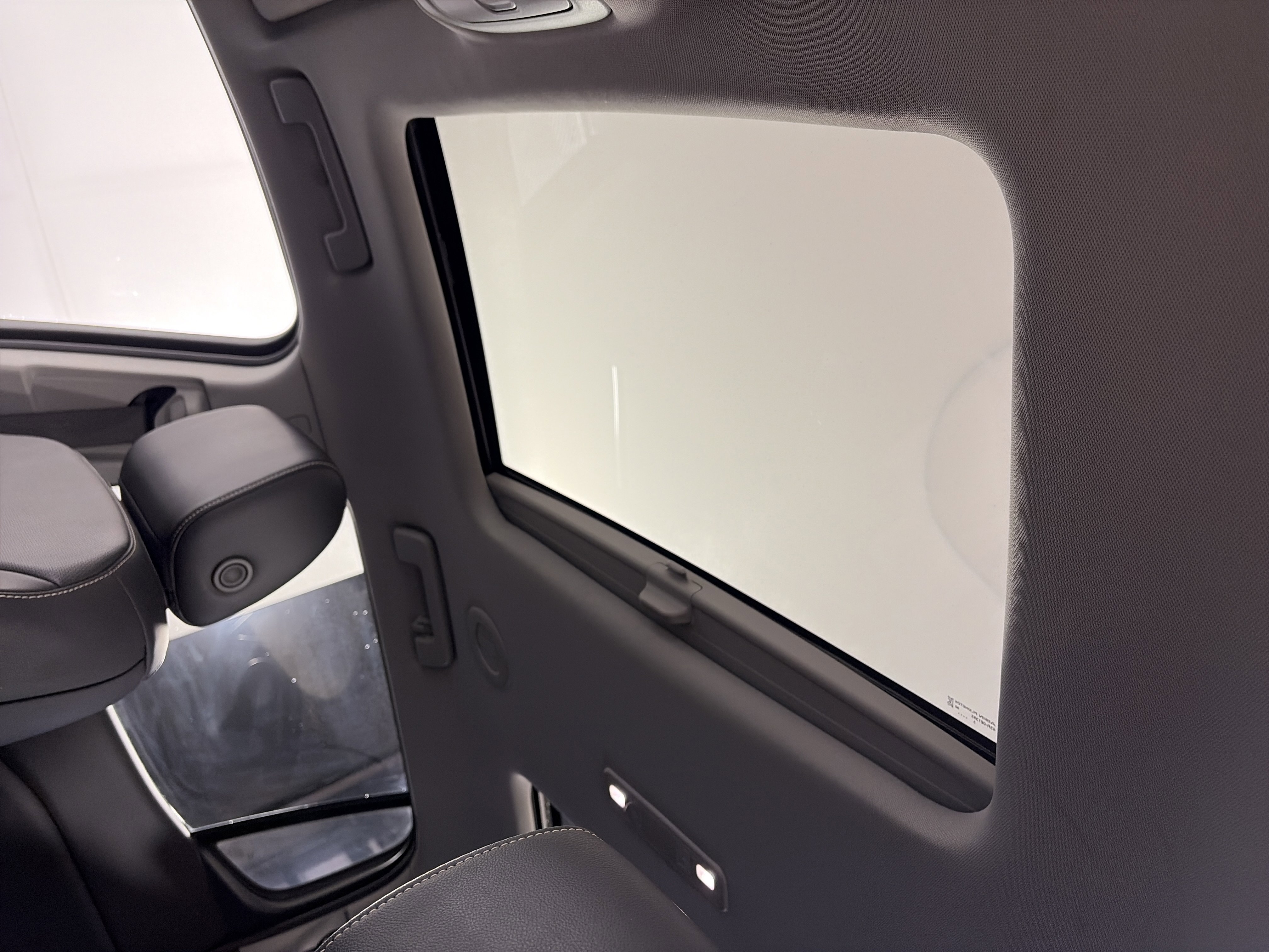 Used 2023 GMC Acadia SLT w/ Preferred Package image 20