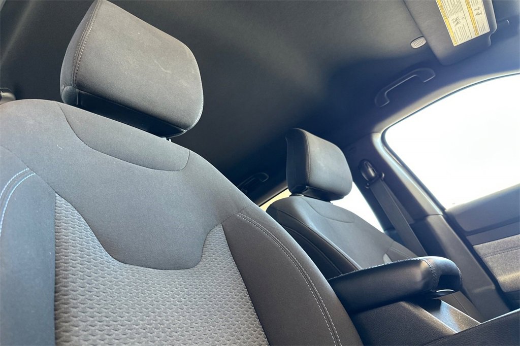 Used 2023 Jeep Compass Sport image 17