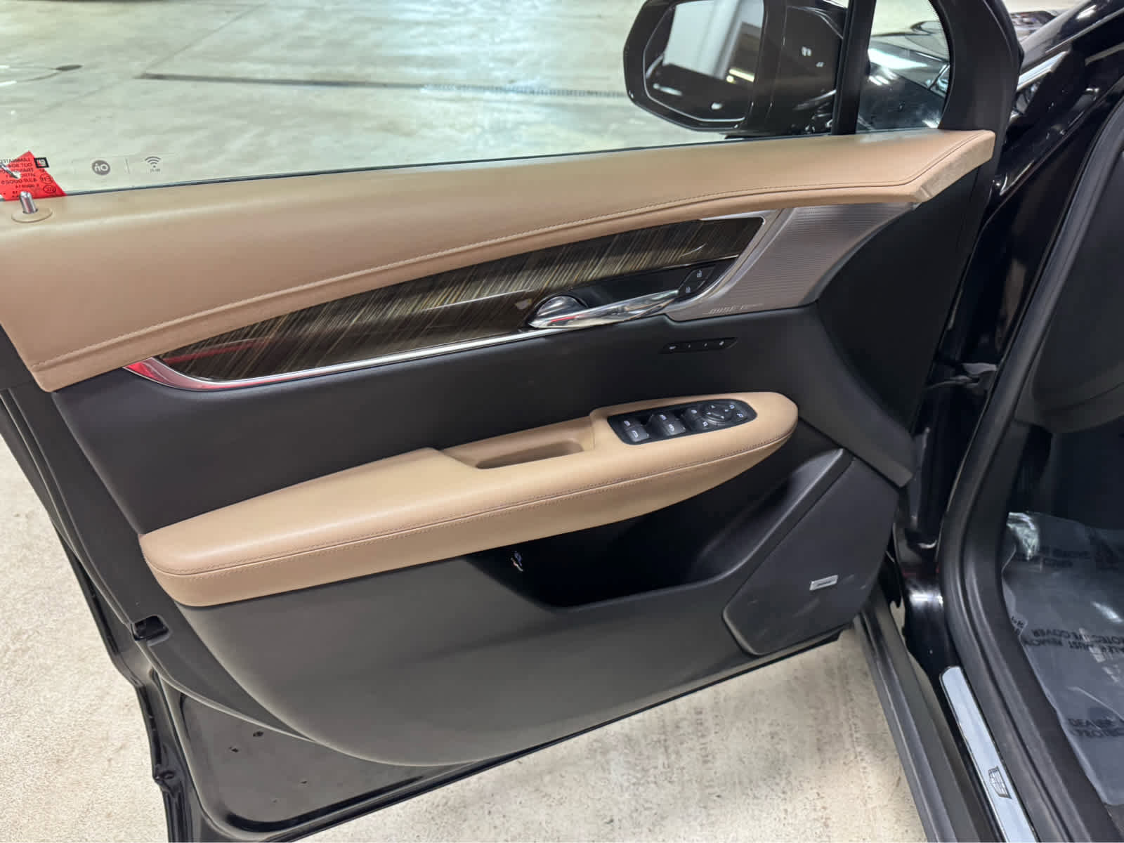 Used 2020 Cadillac XT6 Premium Luxury w/ Platinum Package image 17