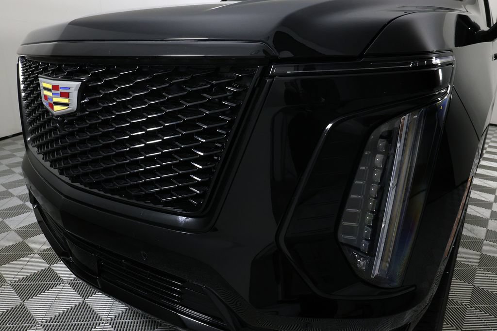 Used 2025 Cadillac Escalade ESV Sport AWD/4WD image 45