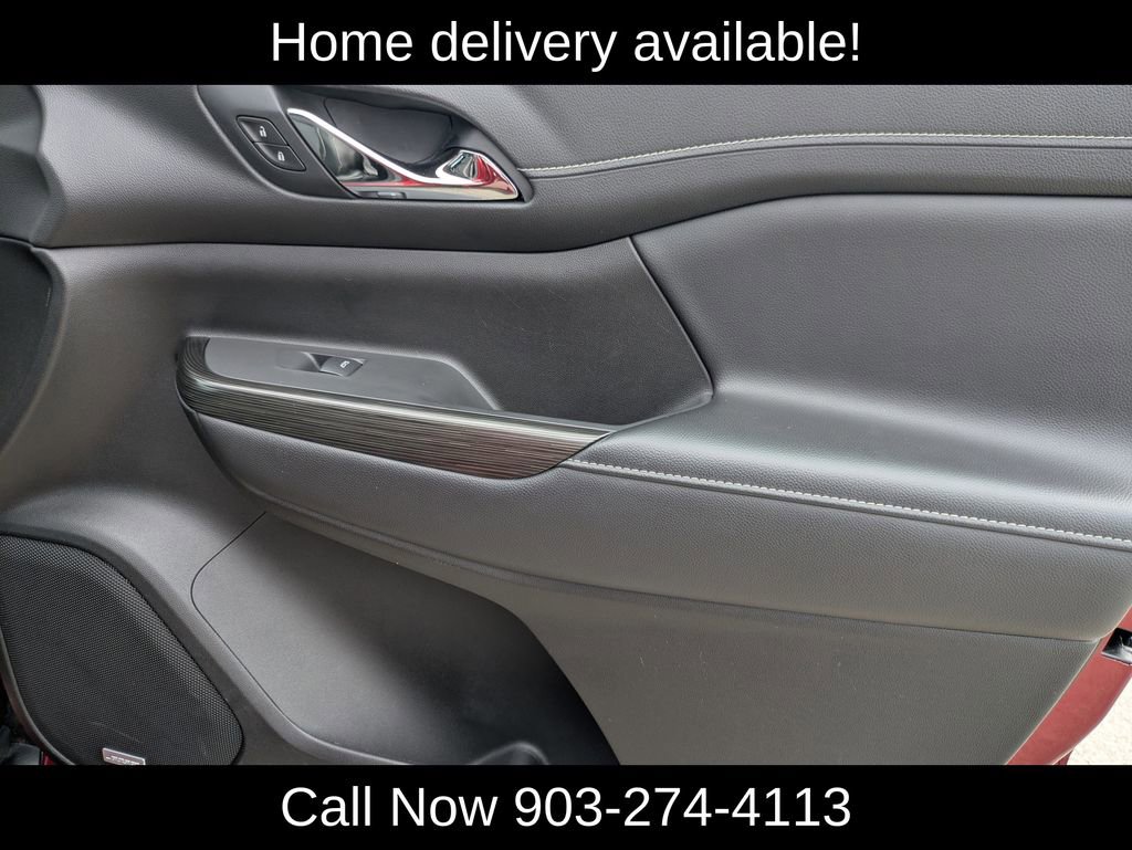 Used 2024 Cadillac XT4 Premium Luxury image 11