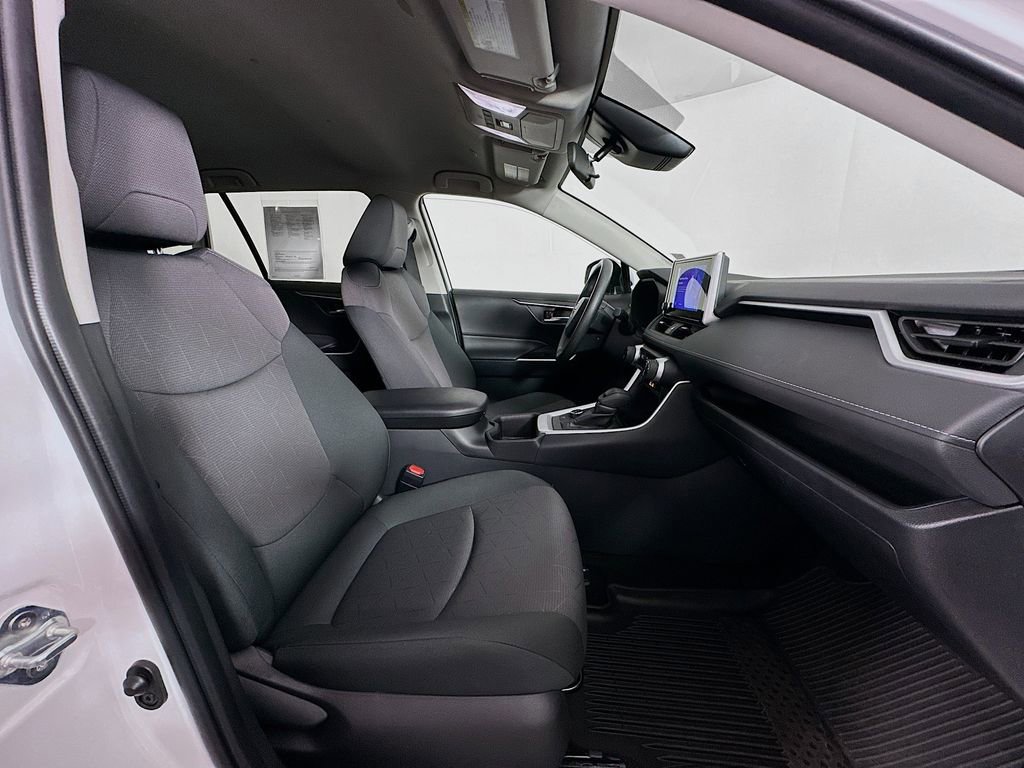 Used 2024 Toyota RAV4 XLE image 28