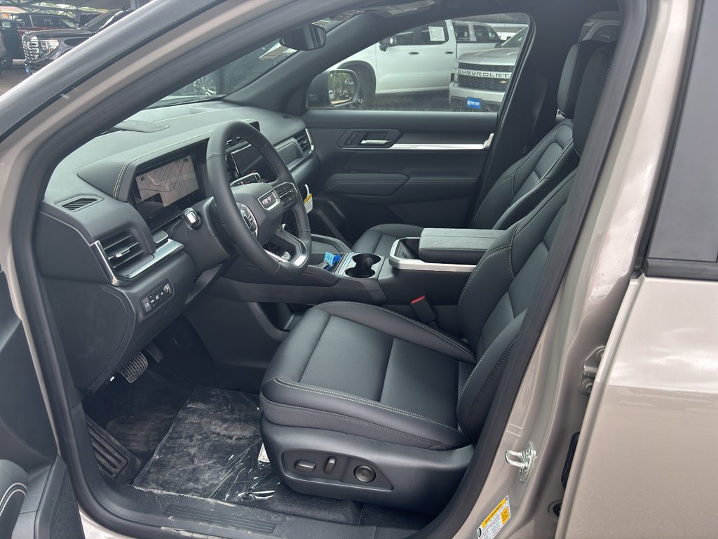 Used 2027 GMC Terrain Elevation w/ Elevation Premium Package FWD image 12