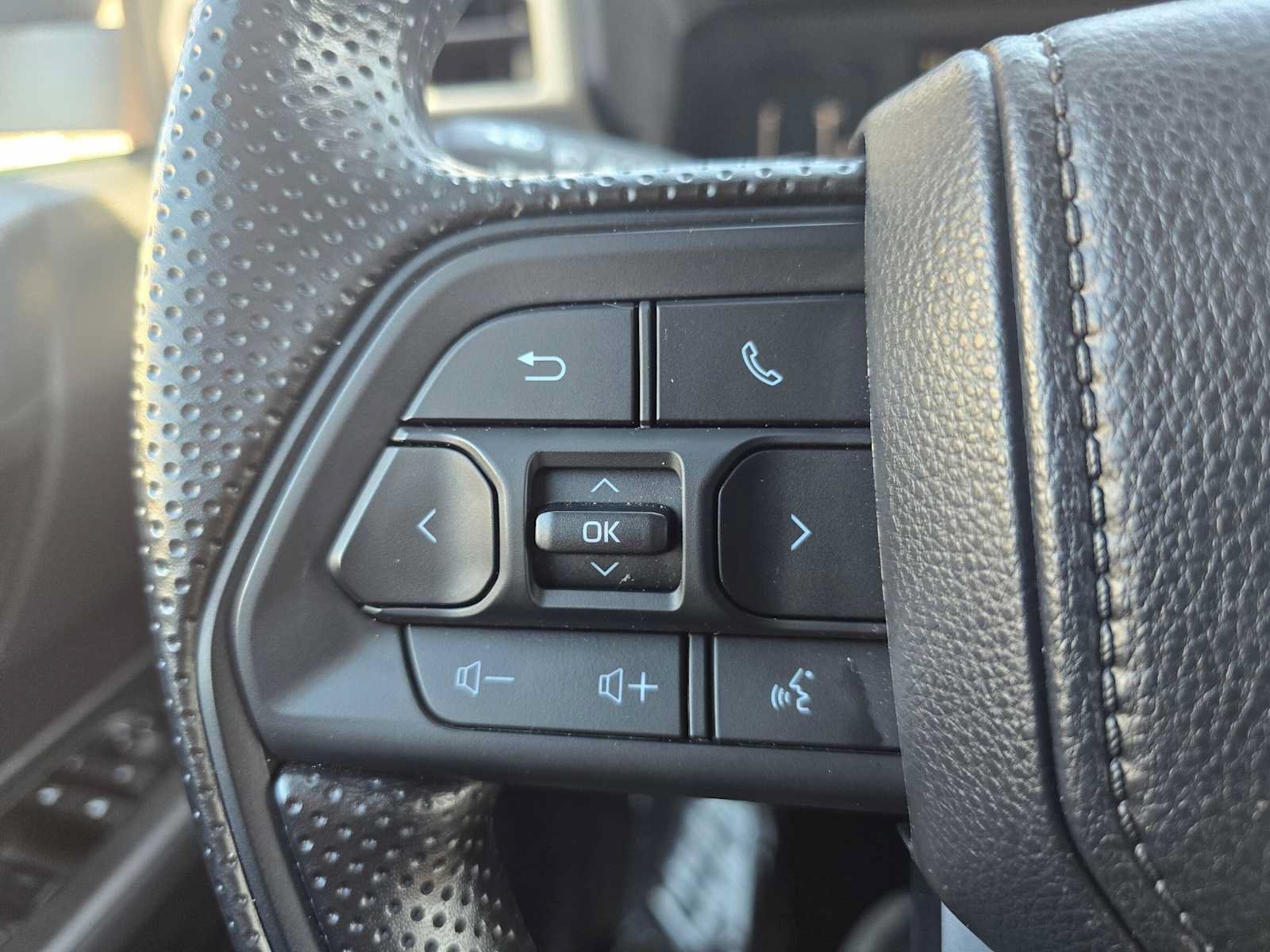 Used 2026 Toyota Tacoma SR w/ SR Upgrade Package AWD/4WD image 27