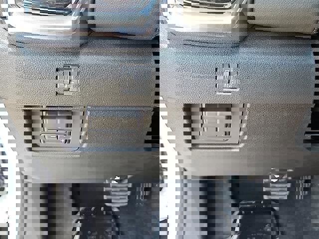 New 2026 GMC Canyon Elevation w/ Convenience Package image 15