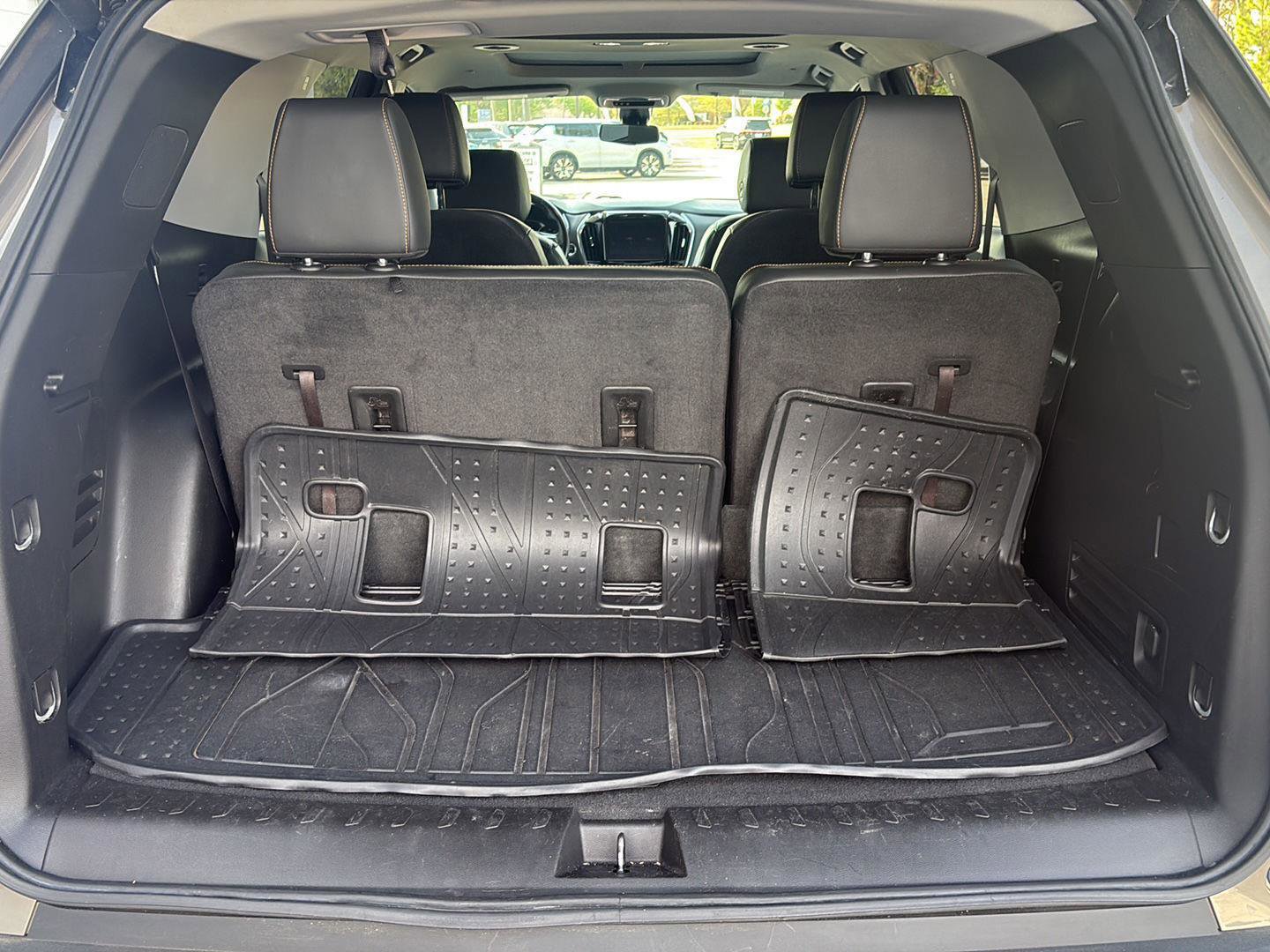 Used 2020 Chevrolet Traverse LT w/ LT Premium Package image 20