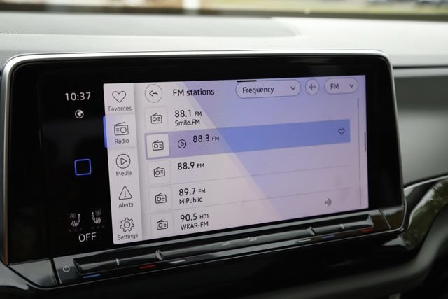 Used 2025 Volkswagen Atlas Peak Edition SE AWD/4WD image 27
