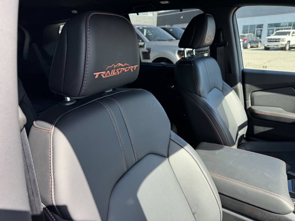 Used 2025 Honda Pilot TrailSport image 9