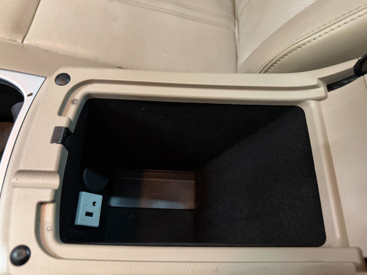 Used 2015 Cadillac SRX Luxury w/ Driver Awareness Package image 52