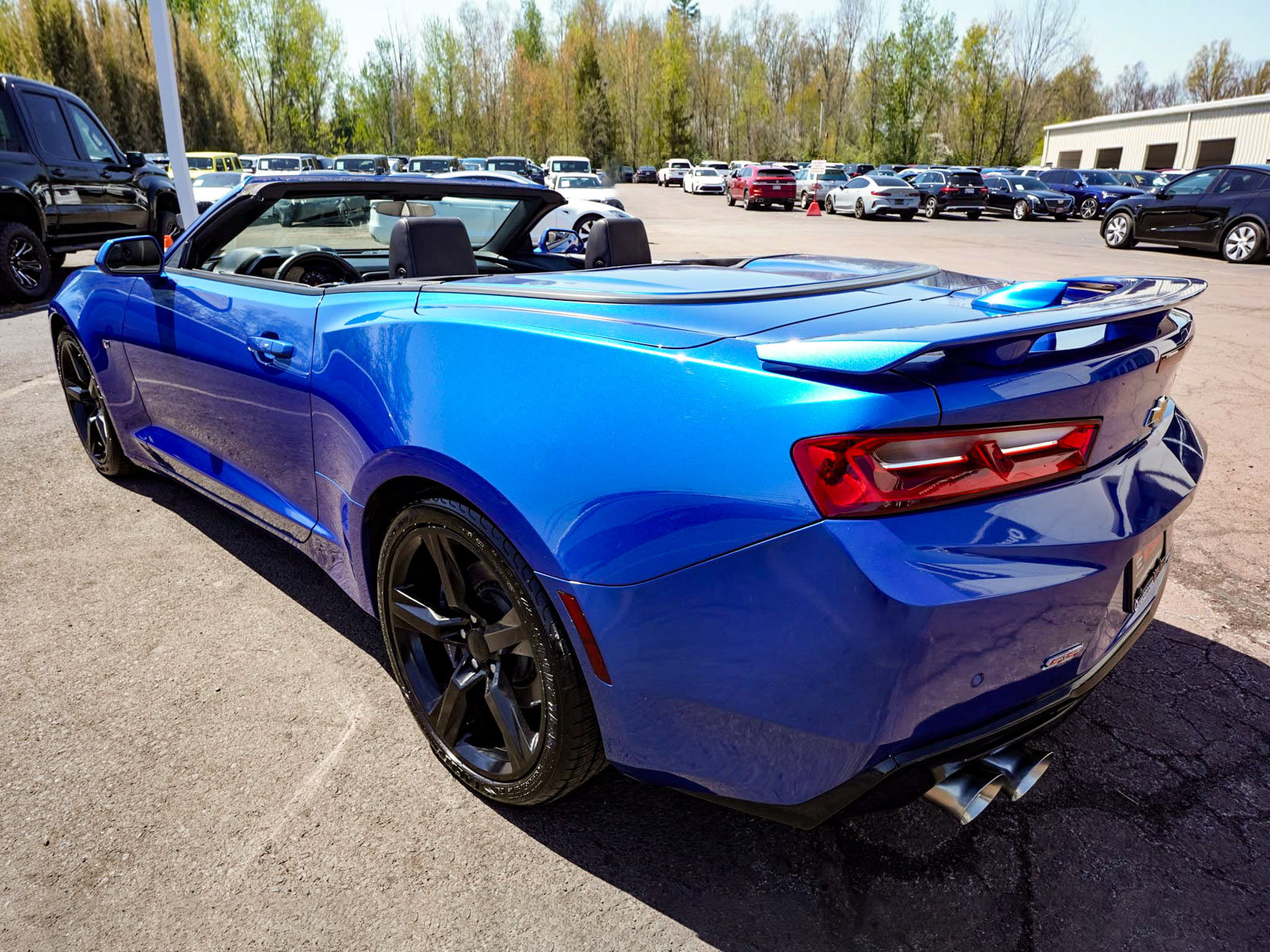 Used 2018 Chevrolet Camaro SS RWD image 7