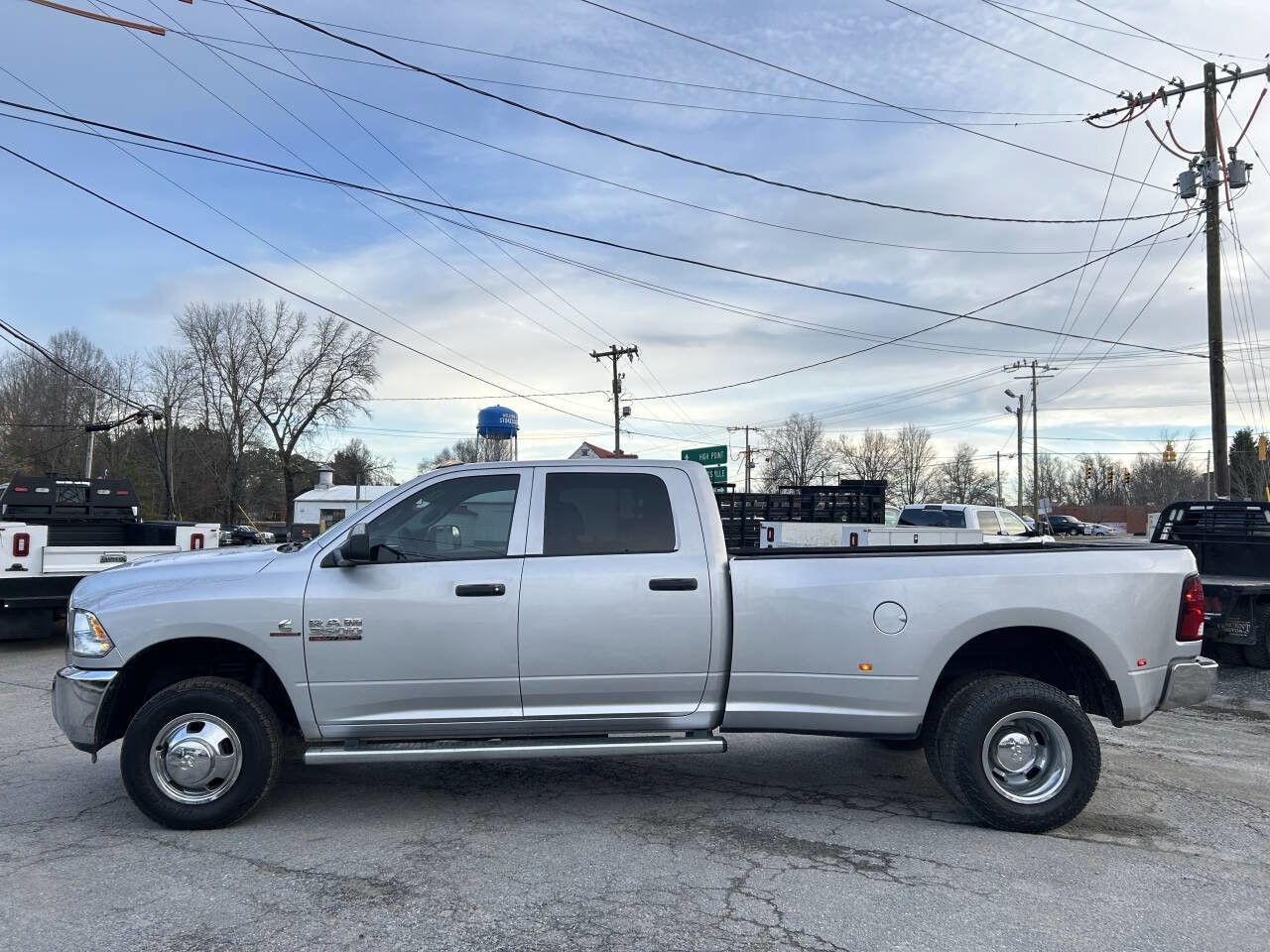 Used 2018 RAM 3500 Tradesman w/ Chrome Appearance Group image 9