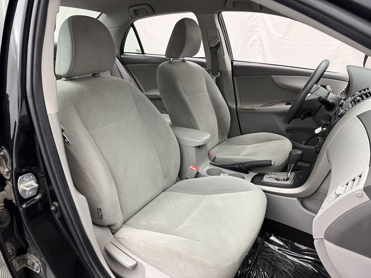 Used 2010 Toyota Corolla LE FWD image 19