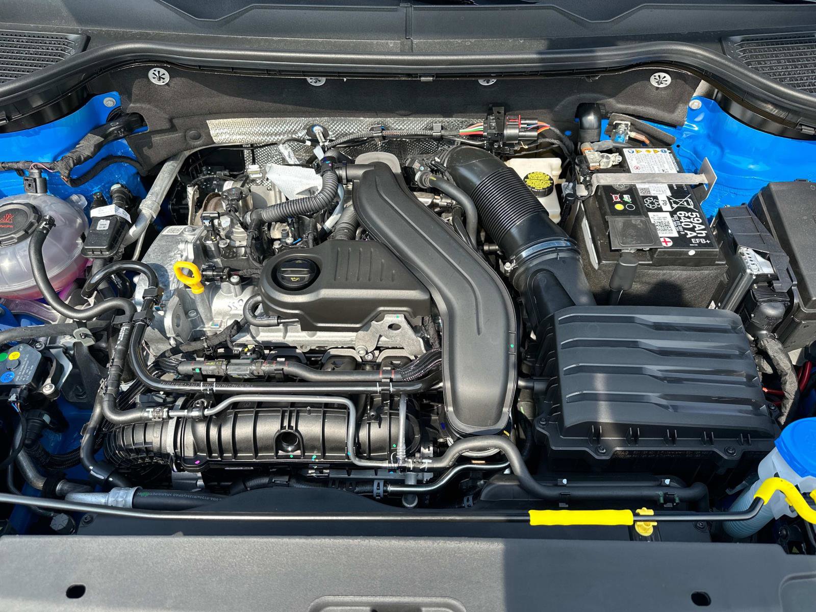 New 2025 Volkswagen Taos SE image 11