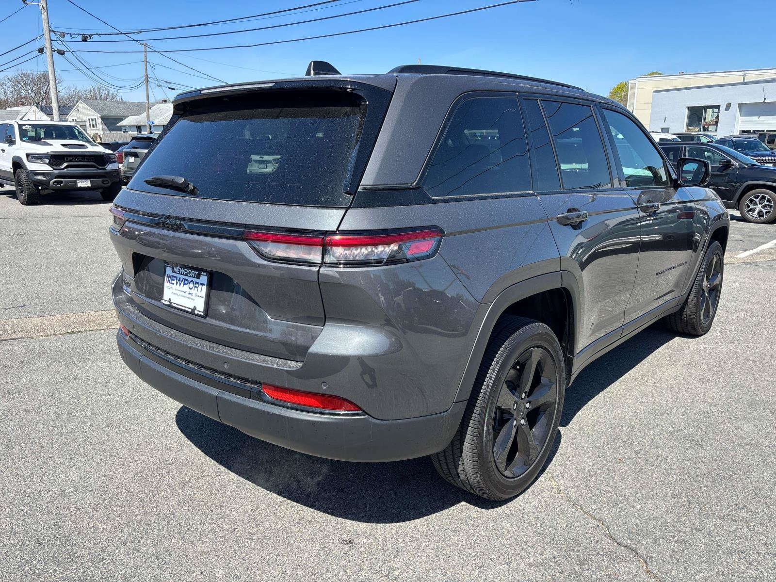 Certified 2024 Jeep Grand Cherokee Altitude AWD/4WD image 3