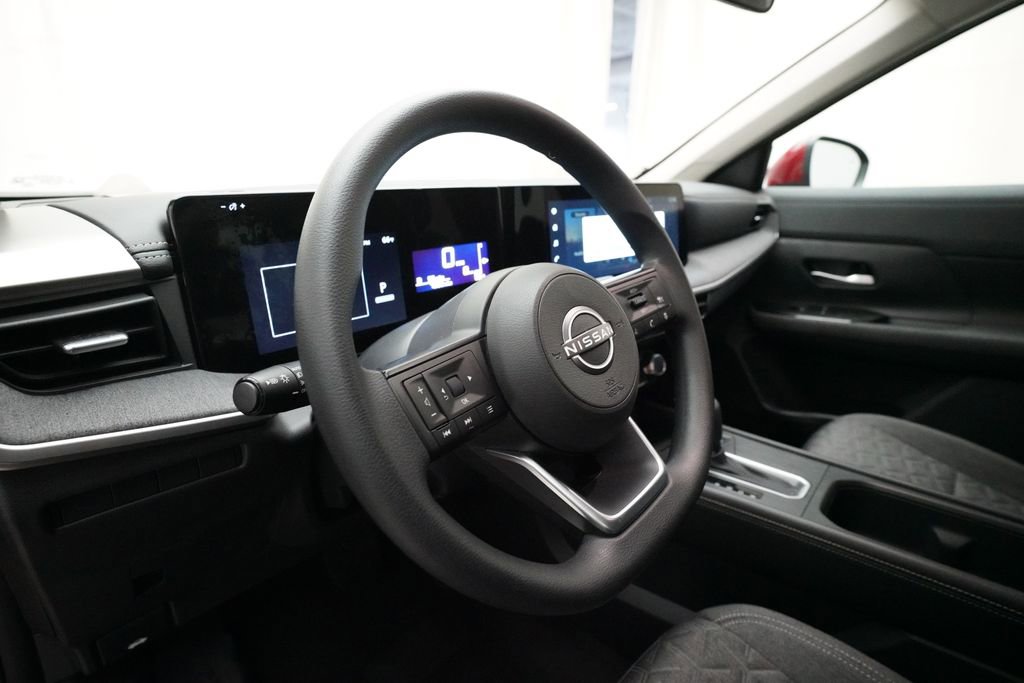 Used 2025 Nissan Kicks SV image 8