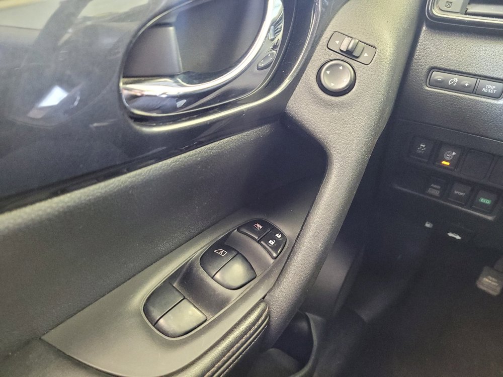 Used 2017 Nissan Rogue S AWD/4WD image 27