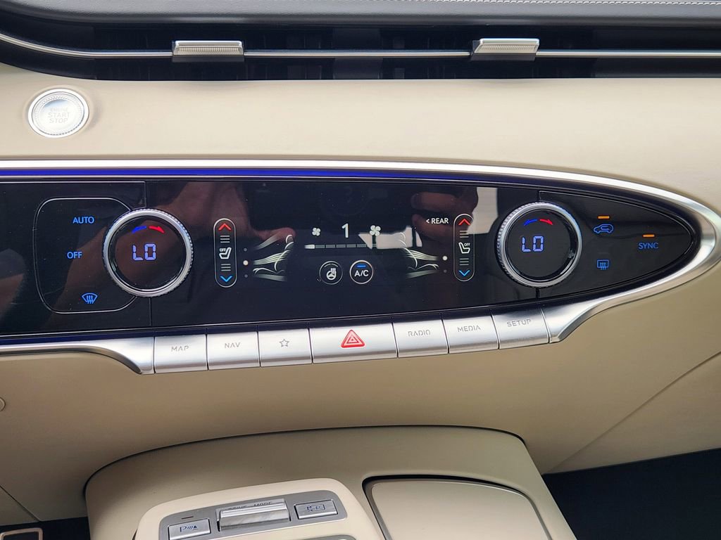 Used 2025 Genesis GV70 3.5T Sport w/ Sport Advanced Package image 18