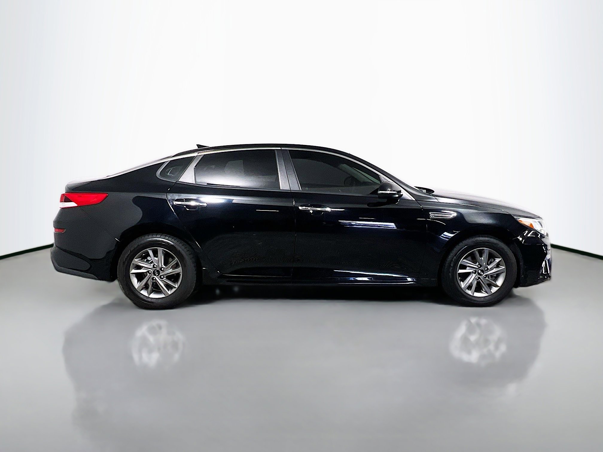 Used 2019 Kia Optima LX FWD image 3