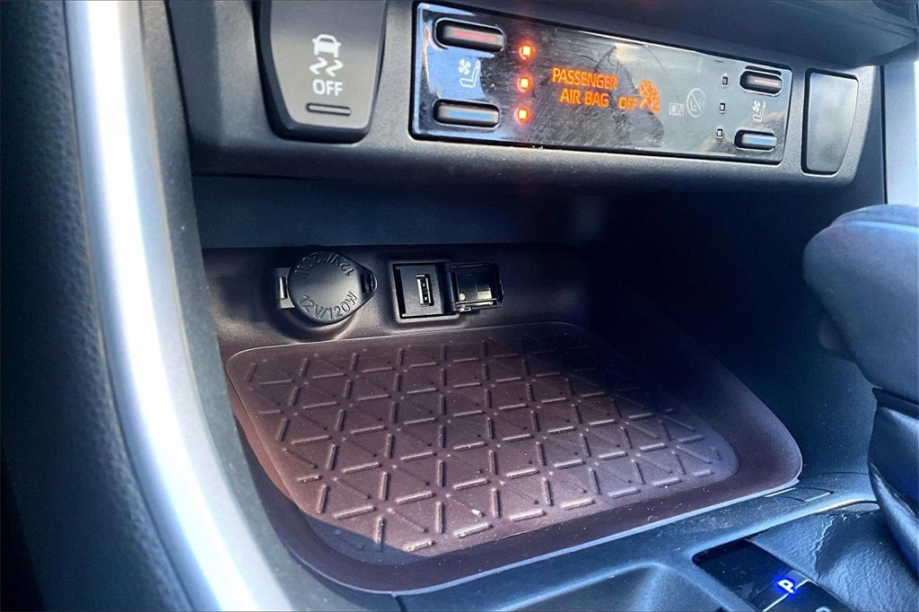 Certified 2020 Toyota RAV4 Limited image 16