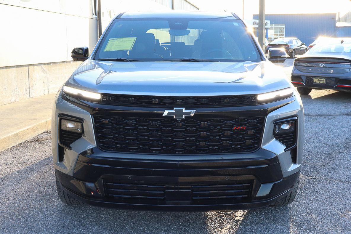 Used 2025 Chevrolet Traverse RS w/ LPO, Floor Liner Package image 2