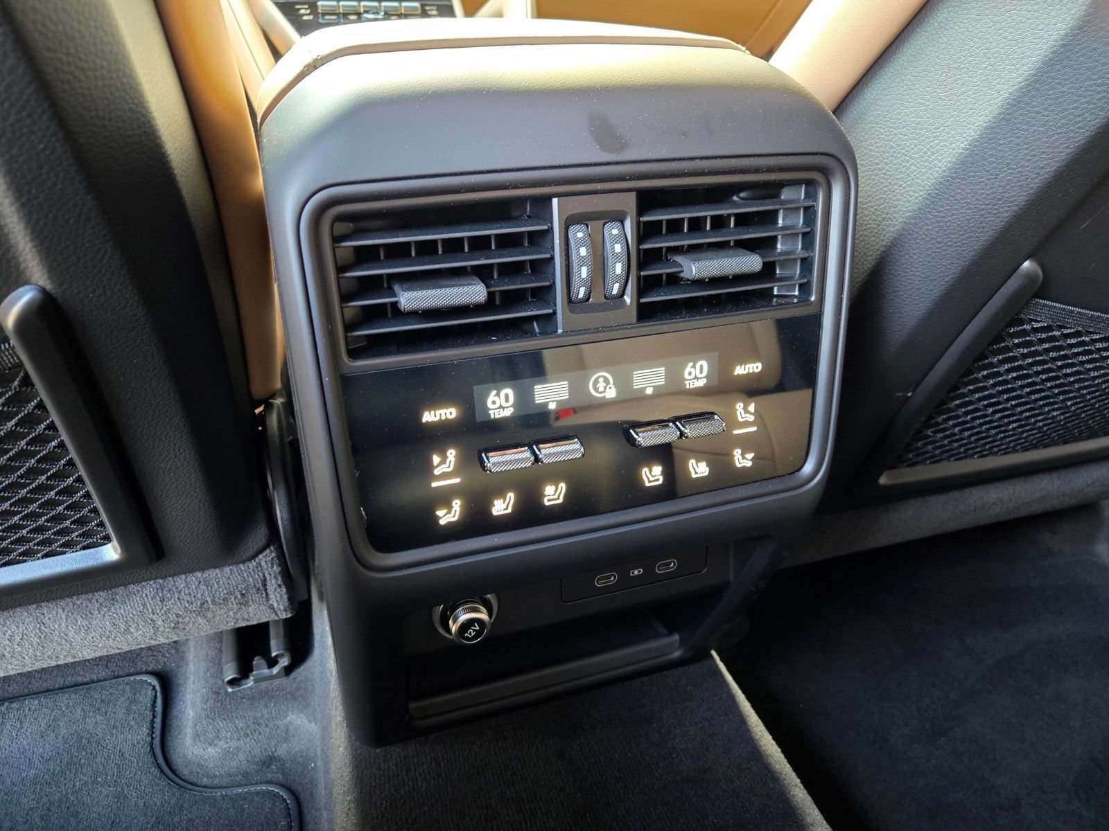 Certified 2026 Porsche Cayenne GTS AWD/4WD image 18