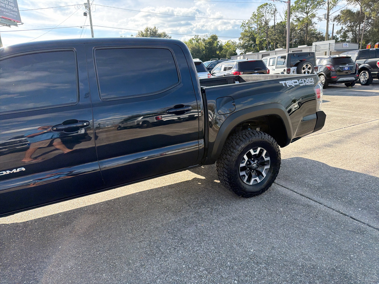Used 2021 Toyota Tacoma TRD Off-Road w/ Technology Package image 5