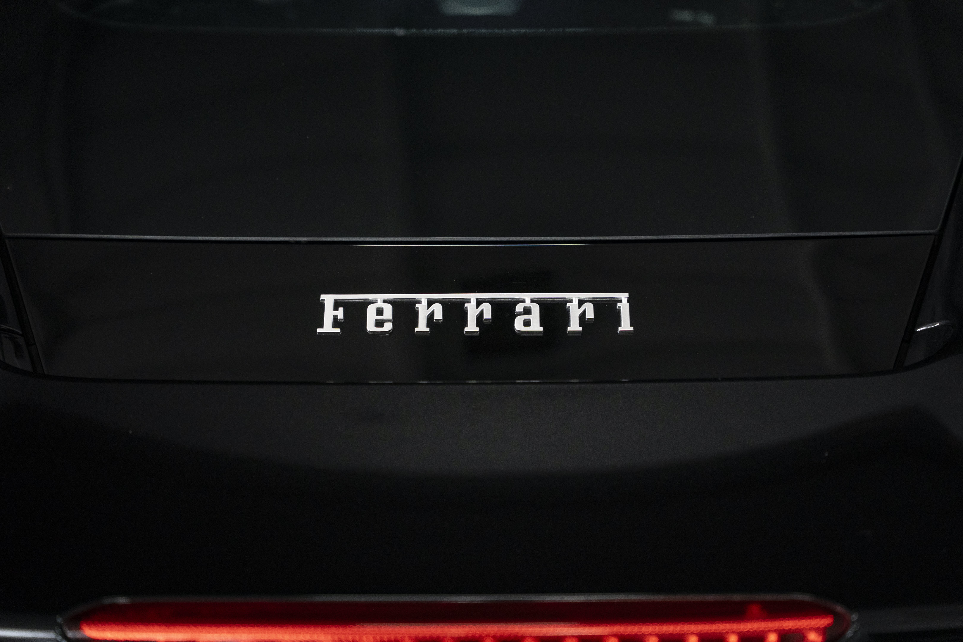 Used 2016 Ferrari 488 GTB RWD image 12