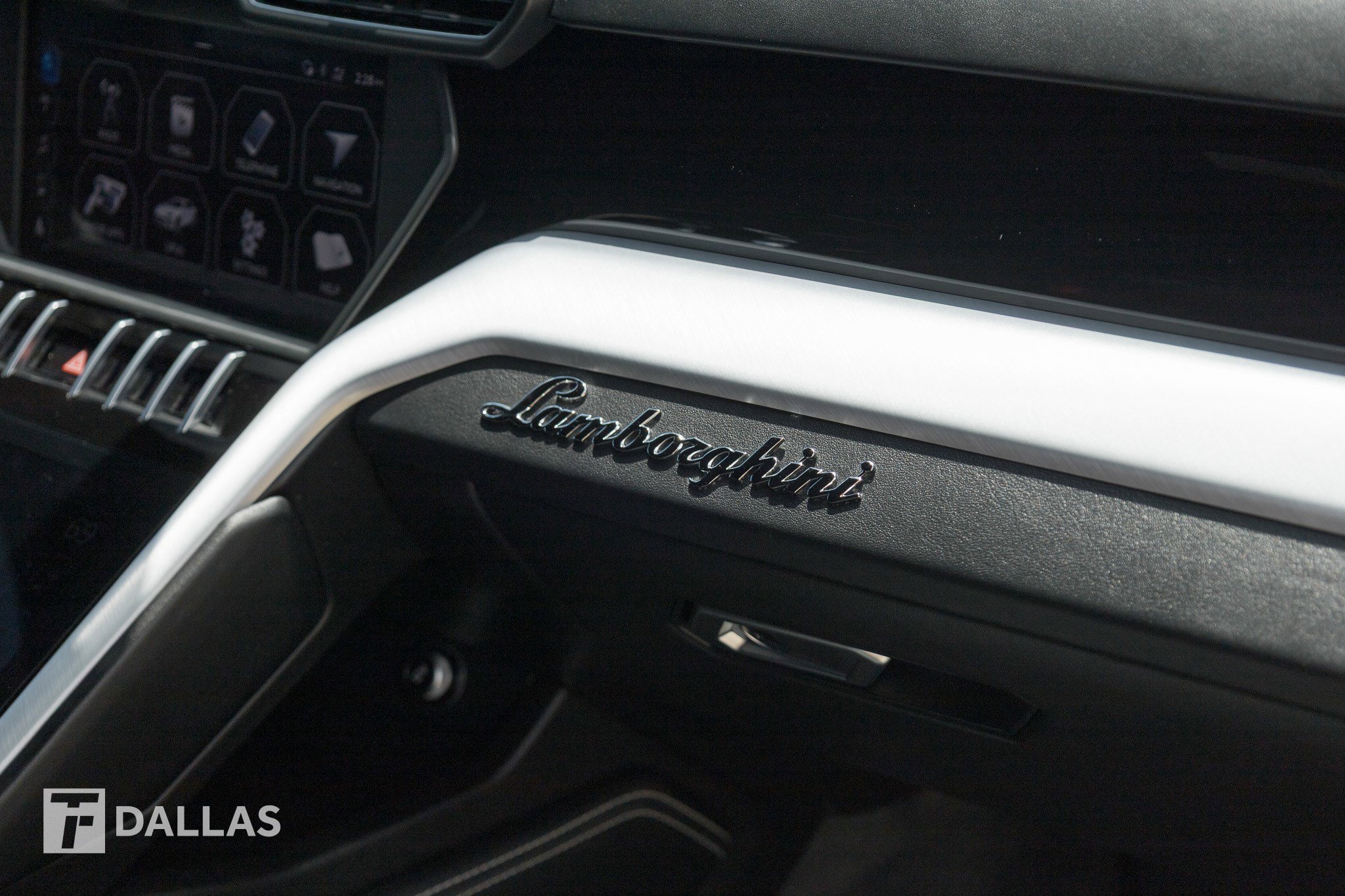 Used 2019 Lamborghini Urus AWD/4WD image 41