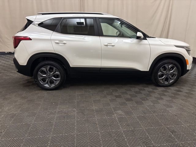 Certified 2024 Kia Seltos S image 4