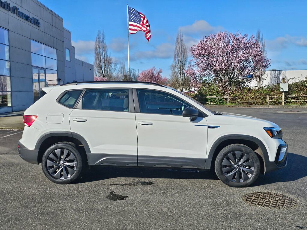 Used 2022 Volkswagen Taos S w/ IQ Drive S Package image 8