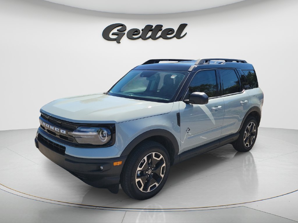 Used 2023 Ford Bronco Sport Outer Banks AWD/4WD image 1