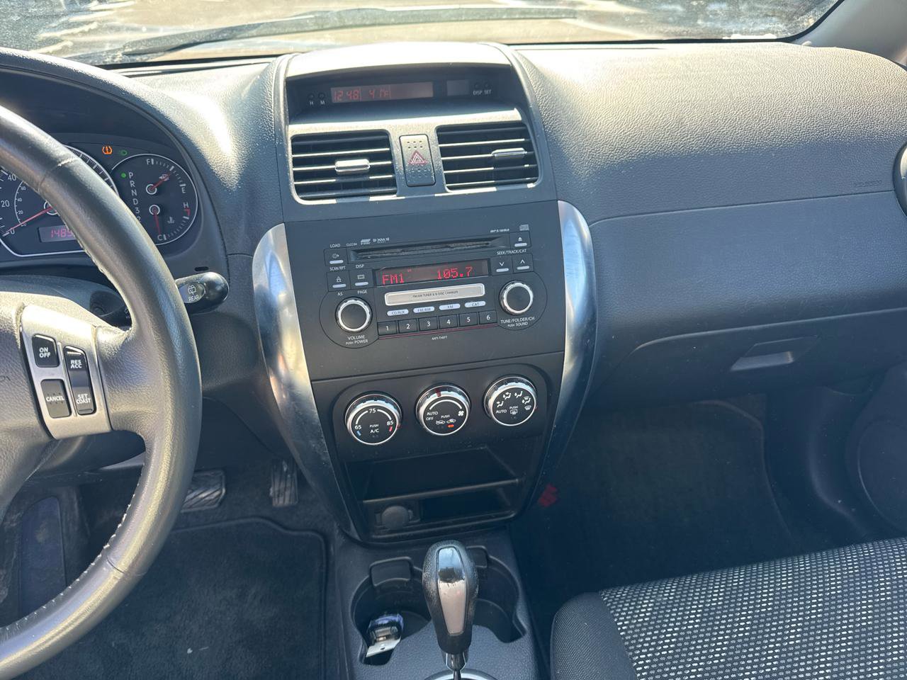 Used 2008 Suzuki SX4 AWD Hatchback w/ Touring Pkg image 12