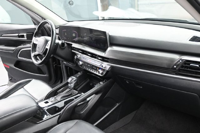 Used 2025 Kia Telluride S FWD image 38