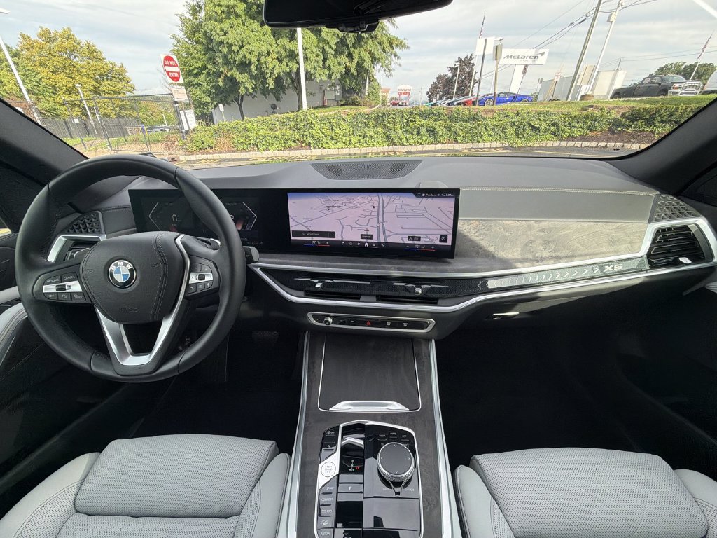 Used 2024 BMW X5 xDrive40i AWD/4WD image 18
