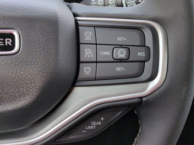 New 2026 Jeep Grand Wagoneer 2WD image 25